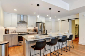 New Luxury Condo 3203 I Hot Tub I AC I Great Views I Best Price I FREE Adventures Daily